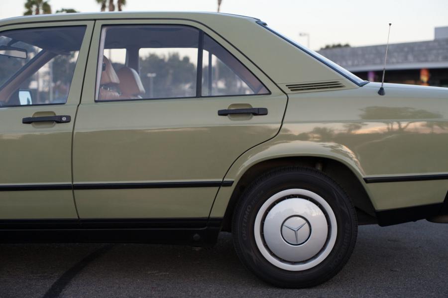 Детали экстерьера Mercedes-Benz 190 D (W124) 1984 года  (NA) (фото 57 из 240)